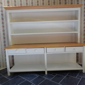 Witte blanke houten kast