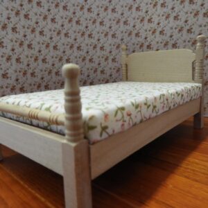blank houten eenpersoonsbed