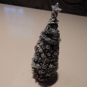 Kerstboom - zilver - met verlichting - 17cm