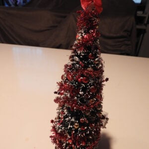 Kerstboom rood met goud - 24cm - met verlichting