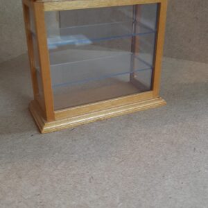 Vitrine kastje pine