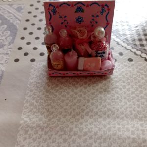 Doosje met badkamer accessoires