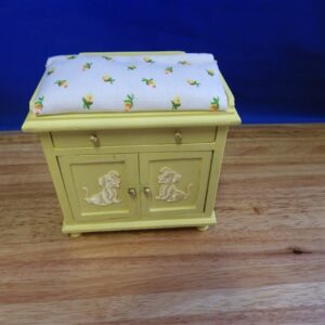 commode geel